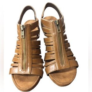 Woman’s open toe shoes